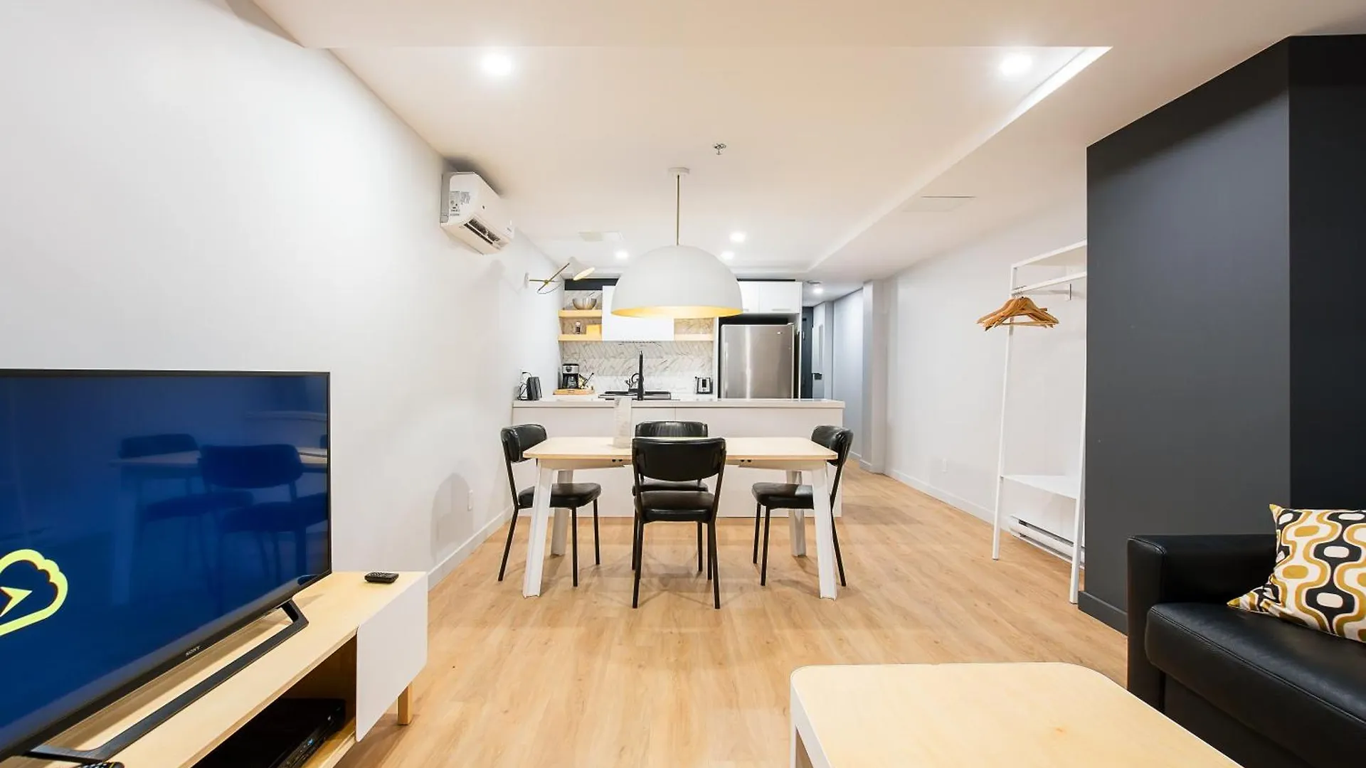 Les Lofts Charest - Par Les Lofts Vieux-Quebec Apartment 0*, Quebec City Canada